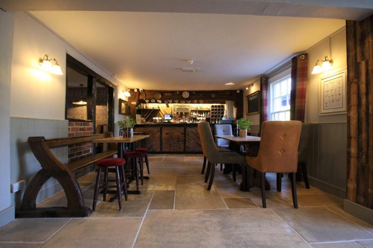 The Carpenters Arms Hotel Newbury  Eksteriør billede