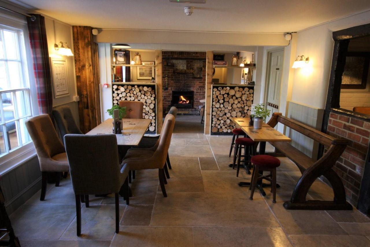 The Carpenters Arms Hotel Newbury  Eksteriør billede