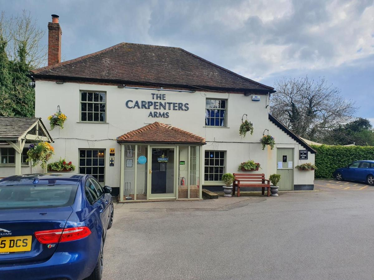 The Carpenters Arms Hotel Newbury  Eksteriør billede